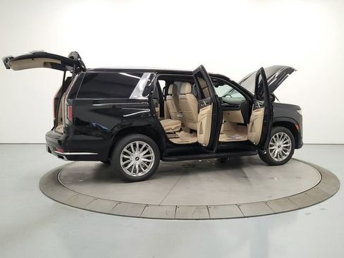 Used 2023 Cadillac Escalade Premium Luxury image 15