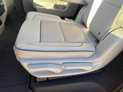 Used 2023 GMC Yukon XL Denali image 21