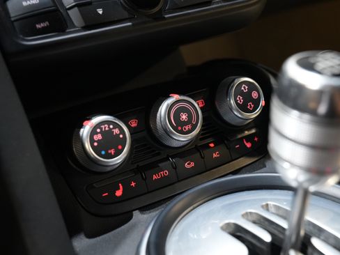 Used 2010 Audi R8 V8 AWD/4WD image 40