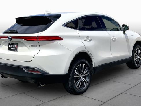 Used 2021 Toyota Venza LE w/ Carpet Mat Package (TMS) image 12