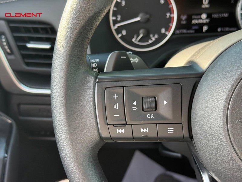 Used 2023 Nissan Rogue S AWD/4WD image 24