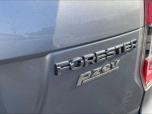 Used 2016 Subaru Forester 2.5i Premium w/ All-Weather Package image 9