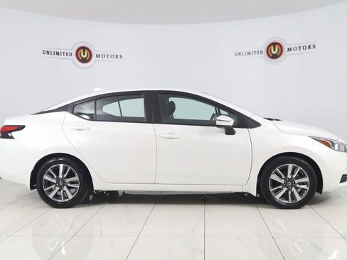 Used 2020 Nissan Versa SV image 2