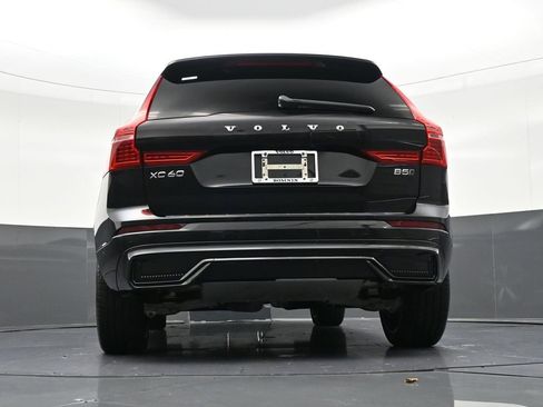 Certified 2022 Volvo XC60 B5 R-Design w/ Advanced Package image 32
