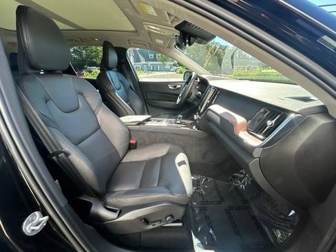 Certified 2024 Volvo XC60 B5 Plus w/ Protection Package Premier AWD/4WD image 14