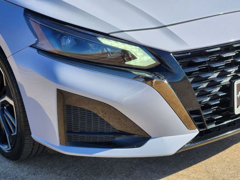 Used 2025 Nissan Altima 2.5 SR image 11