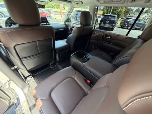 Used 2024 INFINITI QX80 Premium Select w/ Cargo Package AWD/4WD image 4