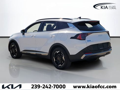 Certified 2026 Kia Sportage EX w/ EX Panorama Roof Package FWD image 4