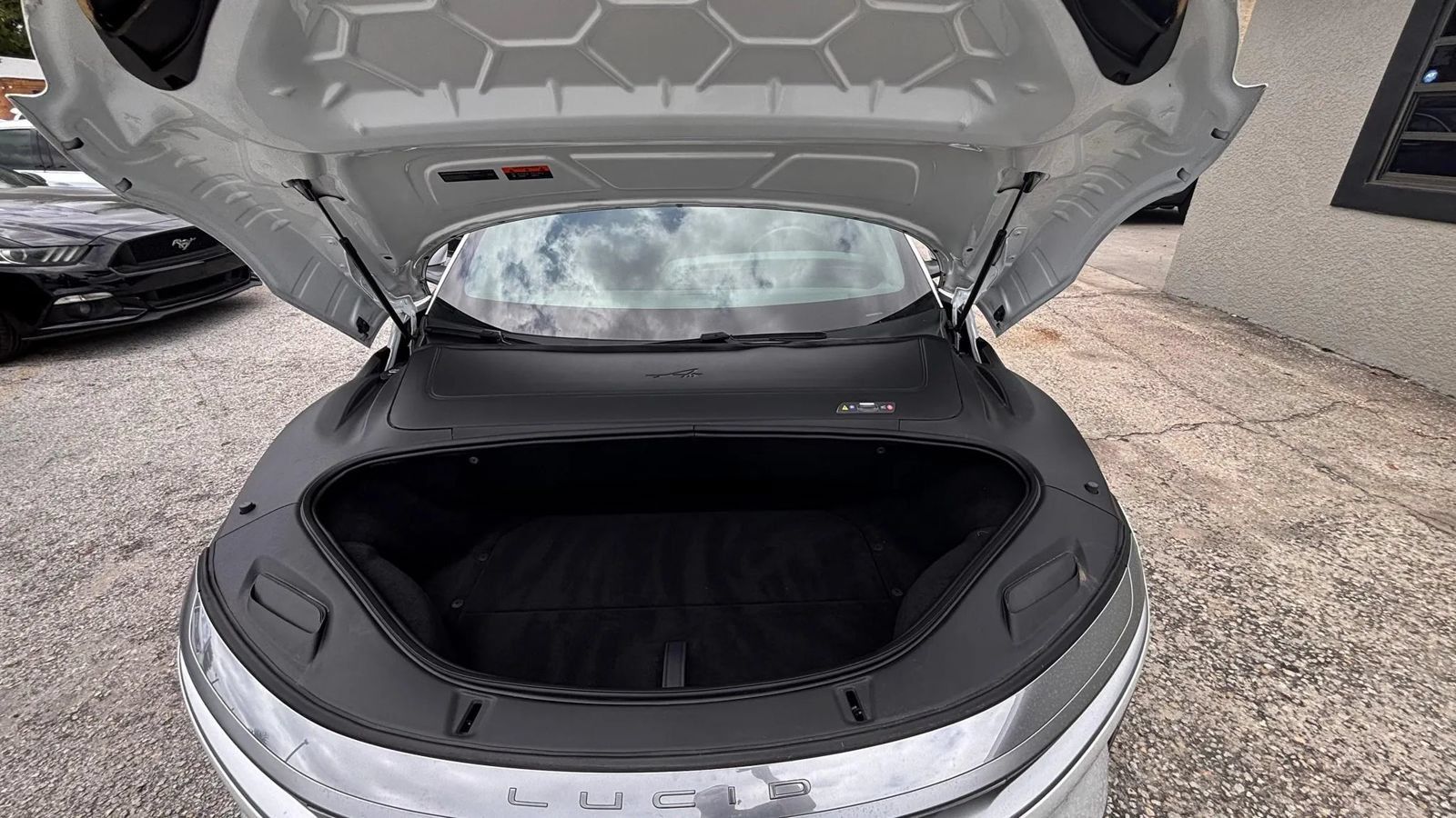 Used 2023 Lucid Air Pure AWD/4WD image 19