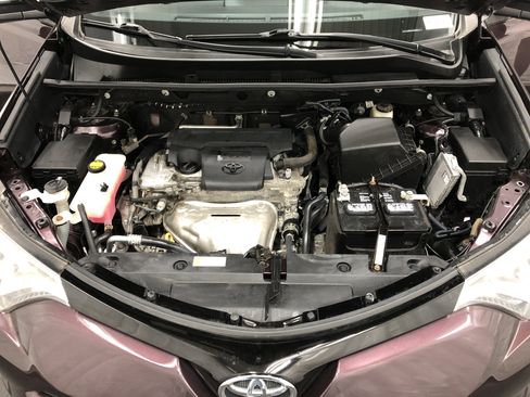 Used 2016 Toyota RAV4 SE image 6