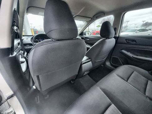 Used 2024 Nissan Altima 2.5 SV image 12