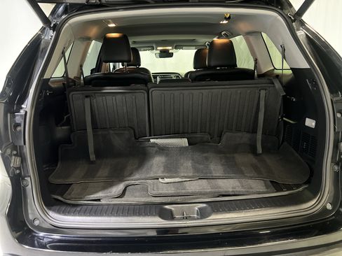 Used 2019 Toyota Highlander SE w/ Nightshade Edition AWD/4WD image 14
