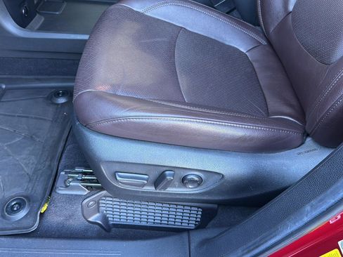 Used 2024 Toyota Sienna Platinum image 26