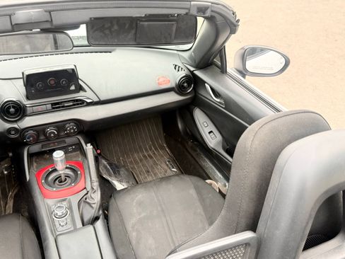 Used 2020 MAZDA MX-5 Miata Sport RWD image 22