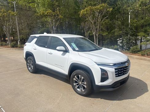 New 2026 Chevrolet Equinox LT w/ Convenience Package II image 4