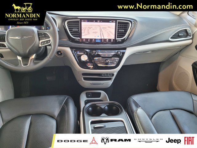 Used 2024 Chrysler Pacifica Limited FWD image 6