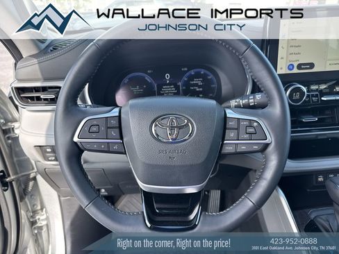 Used 2024 Toyota Highlander Platinum AWD/4WD image 29
