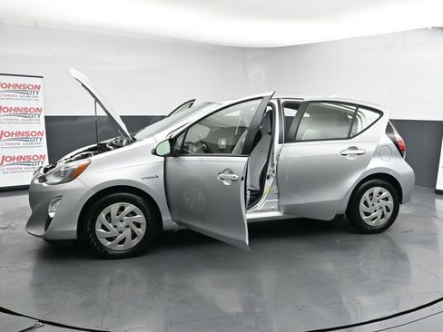 Used 2016 Toyota Prius C One image 41