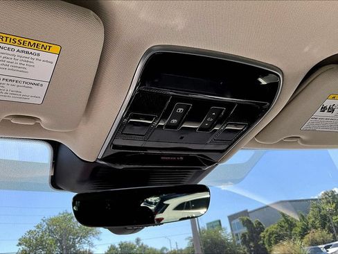 Used 2023 Land Rover Range Rover SE AWD/4WD image 16