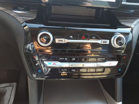 Used 2022 Ford Explorer Limited w/ Equipment Group 301A image 15