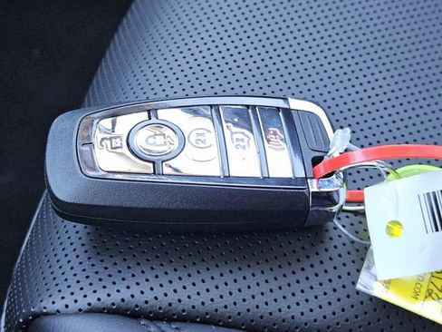 Used 2025 Lincoln Corsair Premiere w/ Equipment Group 101A image 24