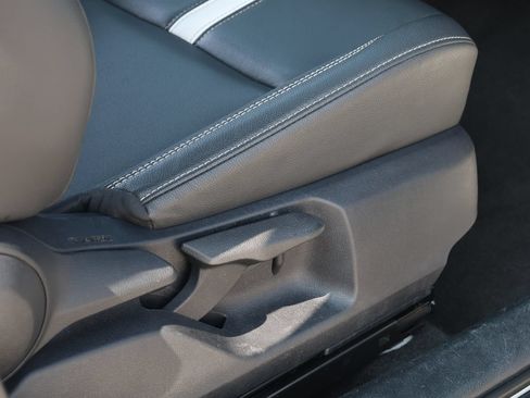 Used 2025 Toyota Camry SE FWD image 30