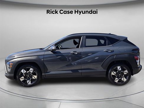 Used 2024 Hyundai Kona SEL w/ Convenience Package image 3
