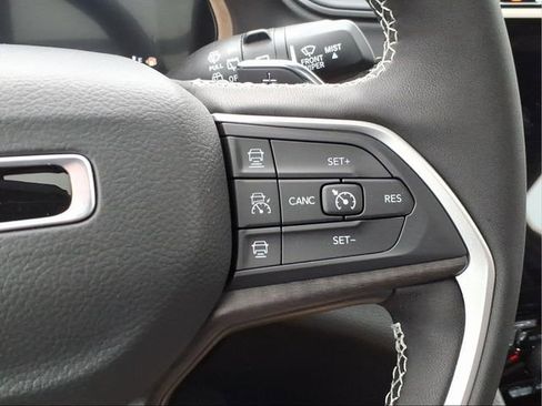 New 2025 Jeep Grand Cherokee L Limited w/ Trailer Tow Package image 23