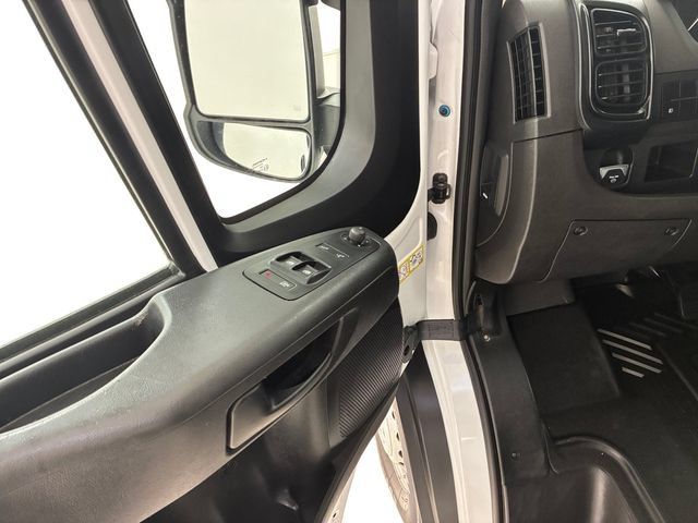 Used 2024 RAM ProMaster 2500 w/ Convenience Group FWD image 13