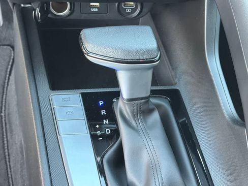 Used 2023 Hyundai Elantra SE image 29