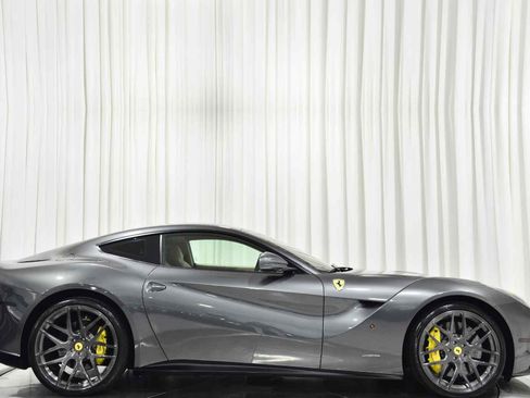 Used 2015 Ferrari F12 Berlinetta image 2