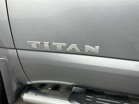 Used 2021 Nissan Titan SV w/ SV Convenience Package image 29