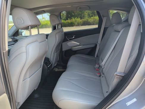 Used 2019 Acura RDX w/ Technology Package AWD/4WD image 16