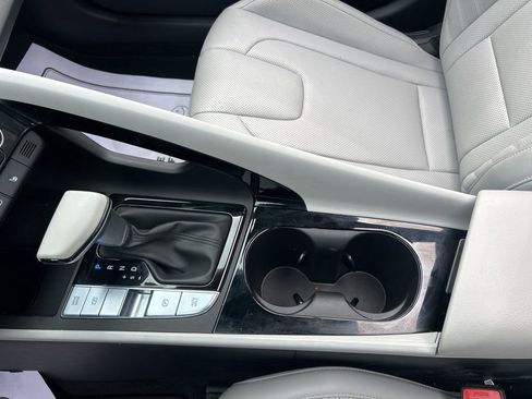 Certified 2026 Hyundai Elantra Limited FWD image 24