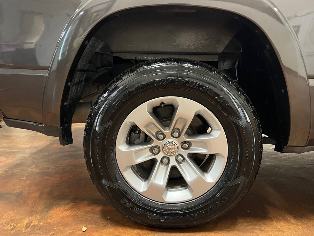 Used 2020 RAM 1500 Laramie AWD/4WD image 12