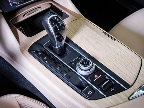 Used 2018 Maserati Levante image 23