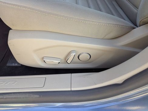 Used 2019 Ford Fusion SE image 16