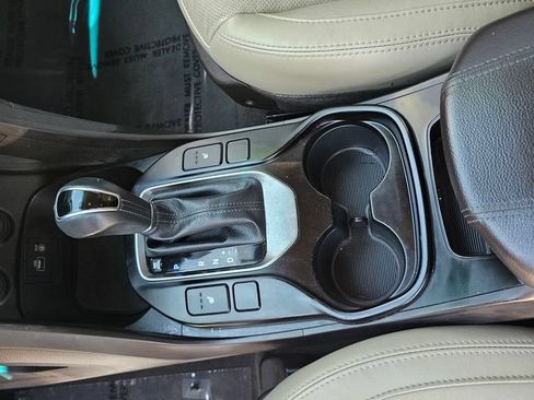 Used 2018 Hyundai Santa Fe Sport FWD image 30