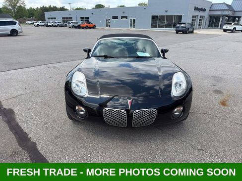 Used 2007 Pontiac Solstice Convertible w/ Premium Package RWD image 2
