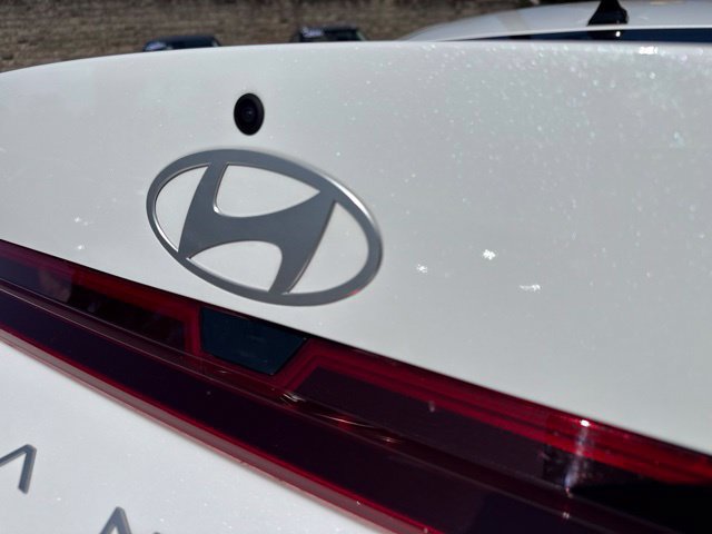 Used 2026 Hyundai Elantra SE FWD image 15