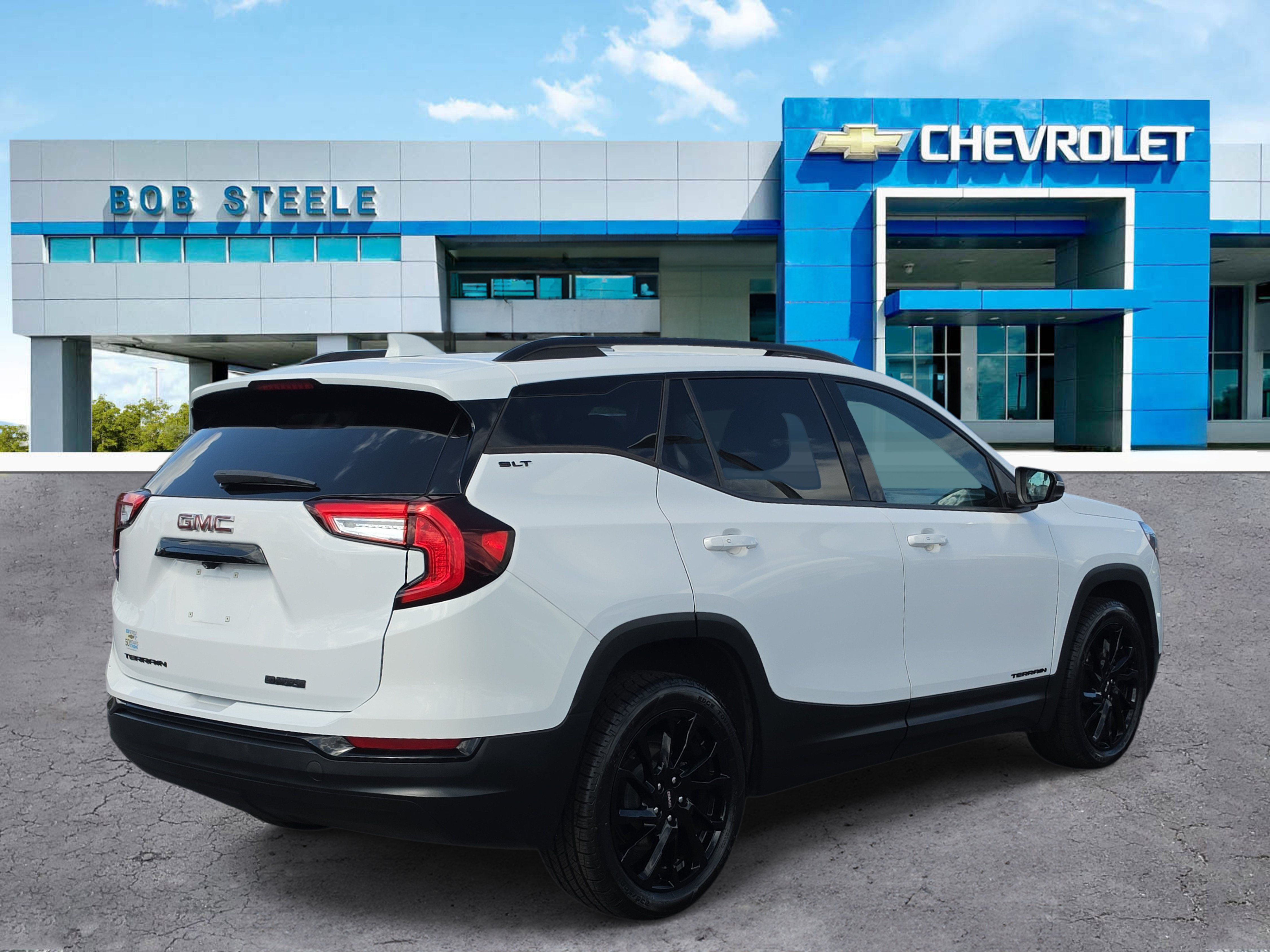 Certified 2023 GMC Terrain SLT FWD image 4