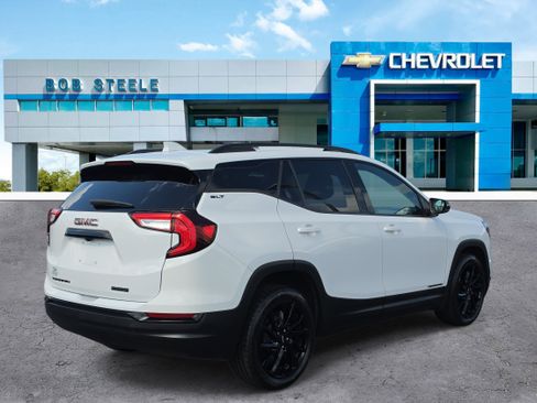 Certified 2023 GMC Terrain SLT w/ Elevation Edition FWD image 4