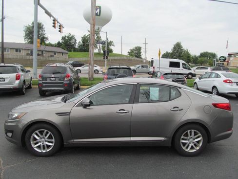 Used 2013 Kia Optima LX FWD image 2
