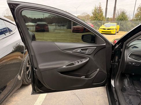 Used 2021 Chevrolet Malibu RS image 19