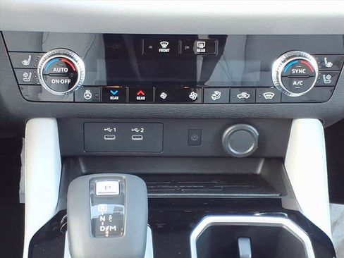 New 2026 Mitsubishi Outlander SEL image 7