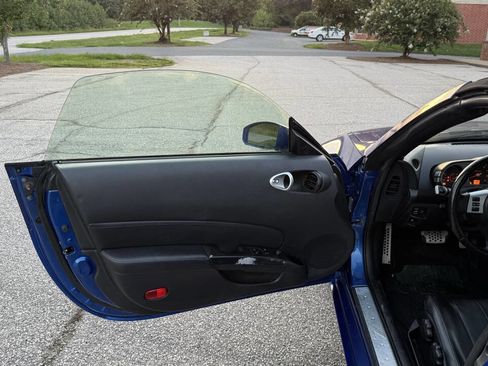 Used 2007 Nissan 350Z Touring image 12