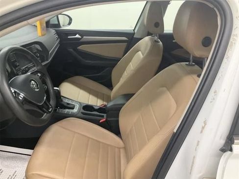 Used 2021 Volkswagen Jetta SE FWD image 5