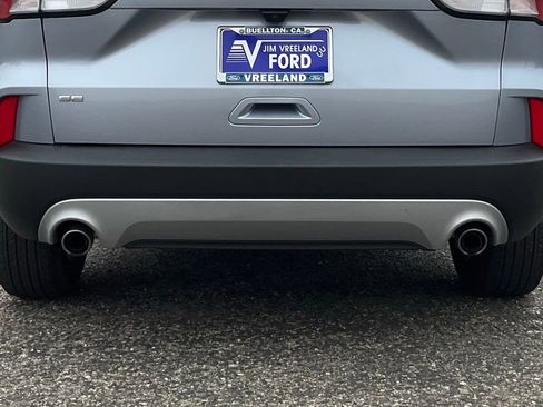 Used 2022 Ford Escape SE image 20