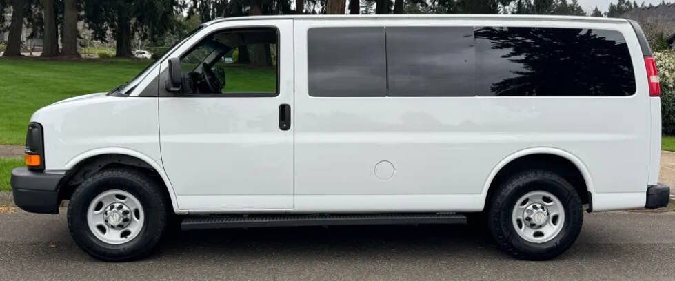 Used 2014 Chevrolet Express 2500 LS RWD image 2