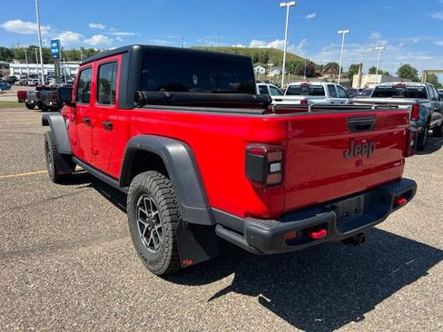 Used 2024 Jeep Gladiator Rubicon w/ Convenience Group AWD/4WD image 6